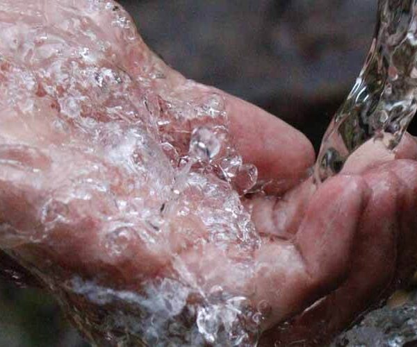 Washing hands at Mass/ The ‘poor in spirit’