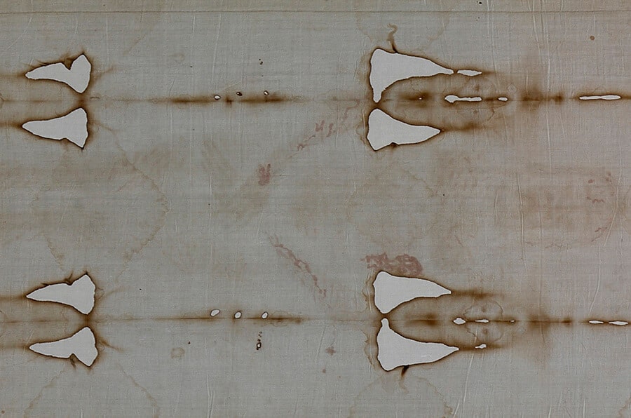 Holy Saturday Shroud display may help contemplate Christ’s triumph