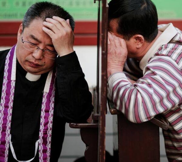 China makes preaching patriotism compulsory to reopen churches