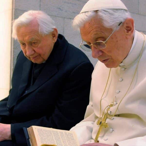 Retired pope travels to Germany to visit his ailing brother