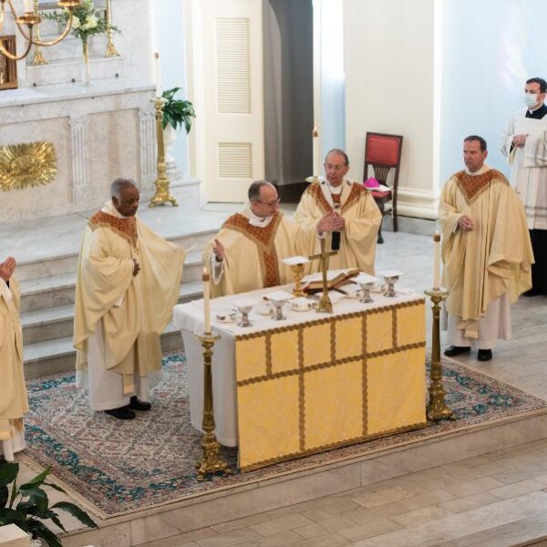 Archbishop Lori joins celebration as Richmond diocese marks bicentennial year