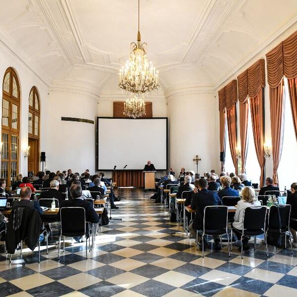 The world episcopate and the German apostasy