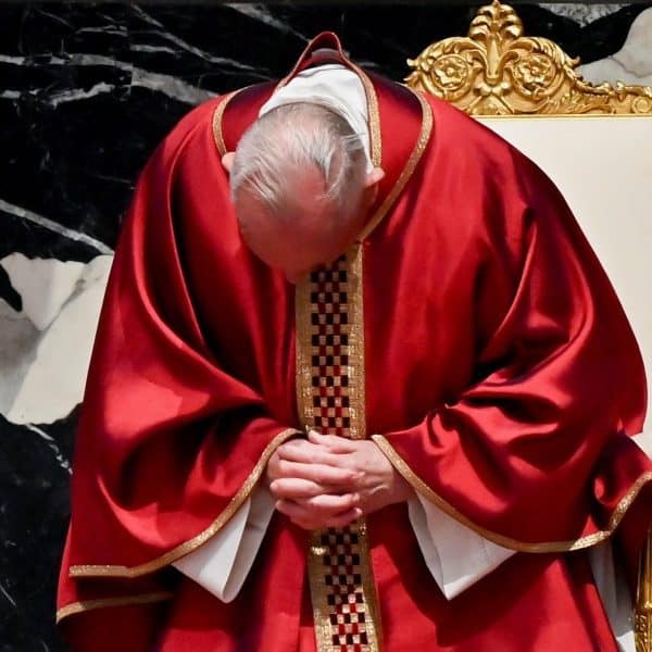 Cardinal, at pope’s Good Friday service, decries divisions within church