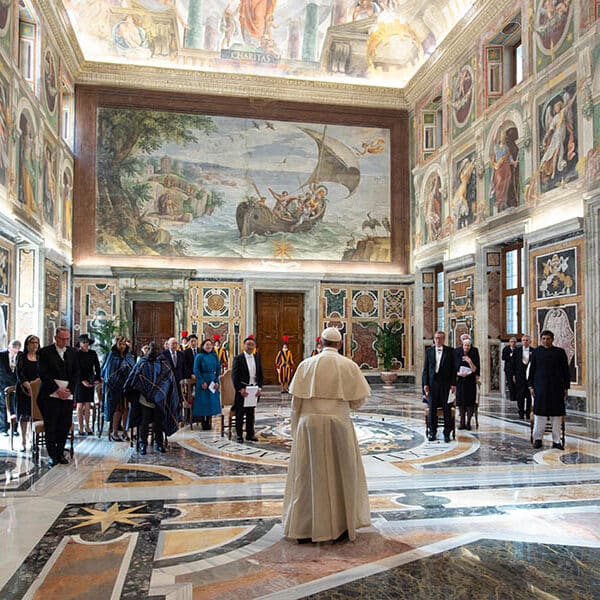 World must never lose hope that peace, fraternity can prevail, pope says