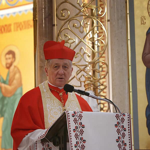 Pope names members to worship congregation