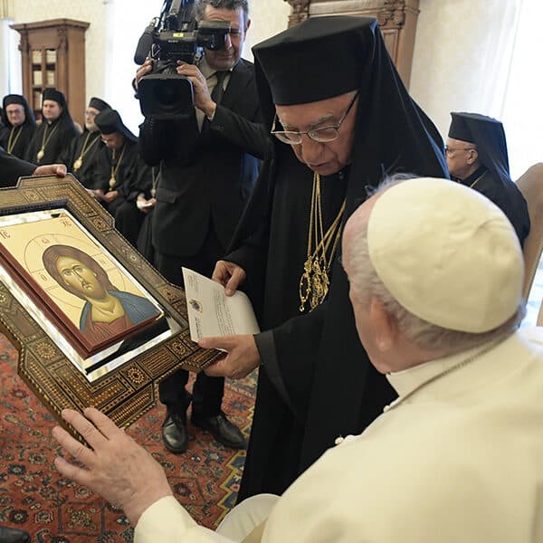 Remember the ongoing suffering of Syria, pope urges