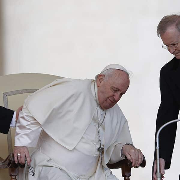 Pope’s knee troubles force cancellation of July trip to Africa