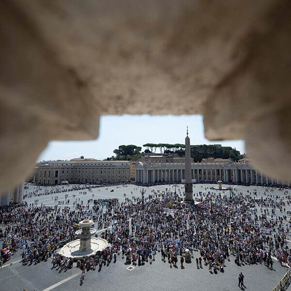 Be vigilant to God’s presence in life, pope says