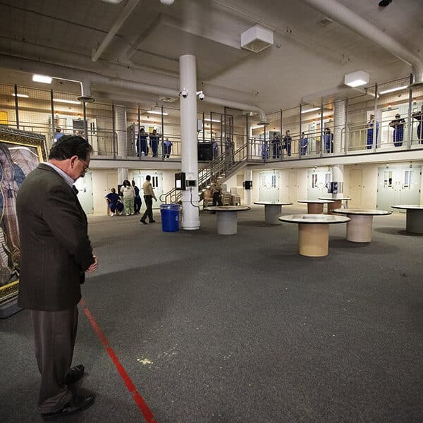 Prison ministry volunteers find common language with those behind bars