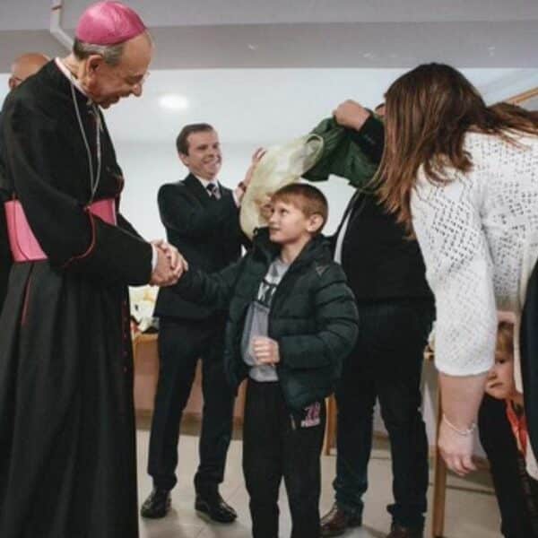 Archbishop Lori sees resilience in Ukraine, helps distribute Knights’ aid
