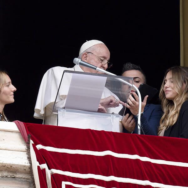 Thinking you are holier than others is form of self-worship, pope says
