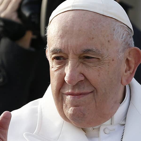 Even a two-minute examination of conscience is helpful, pope says