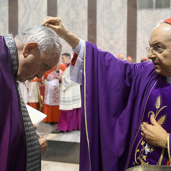 Pope says Lent is time to let go of the frivolous, to choose truth, love