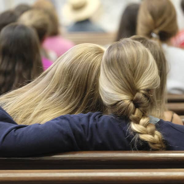 Praying for shooting victims as ‘family of faith’ is like ‘an embrace’ for community, Nashville bishop says at Mass