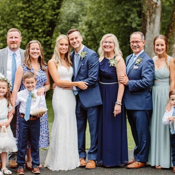 Weddings trend outdoors