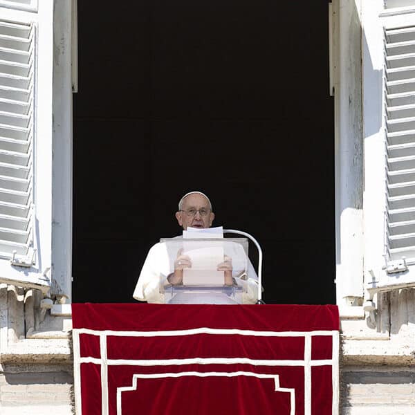 Papa: Para ver la belleza de Dios, basta con mirar a tu alrededor