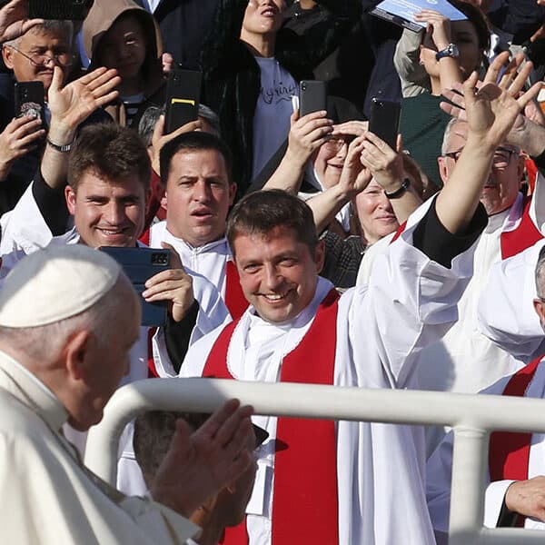 Estadísticas del Vaticano muestran disminución del clero y de las religiosas en todo el mundo