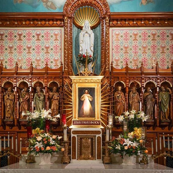 El Domingo de la Divina Misericordia abre las ‘compuertas de la misericordia’ a través de la Eucaristía y la confesión
