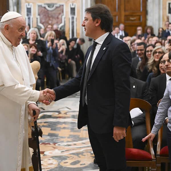 Pope: Politicians must save, not squander, assets for future generations