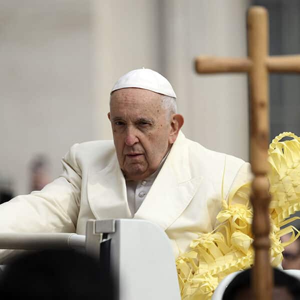 El Papa Francisco dice que hay que estar cerca de los “abandonados” como Cristo: los no nacidos, los migrantes