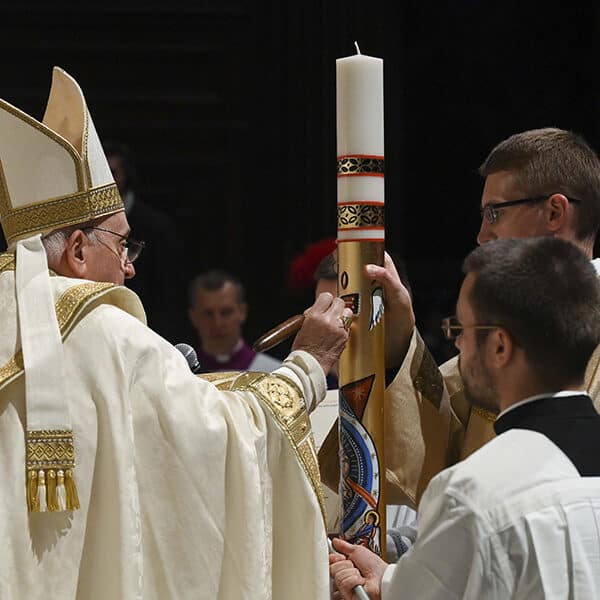 Pope at Easter: Roll away the stone of sadness, encounter the Risen Lord