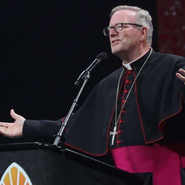 Final revival night energizes thousands at Eucharistic congress to be ‘alive again’ in Christ