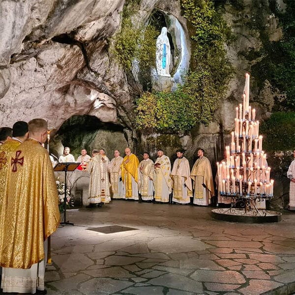 Ukrainian pilgrims gather at Lourdes to pray for peace in homeland and in the world