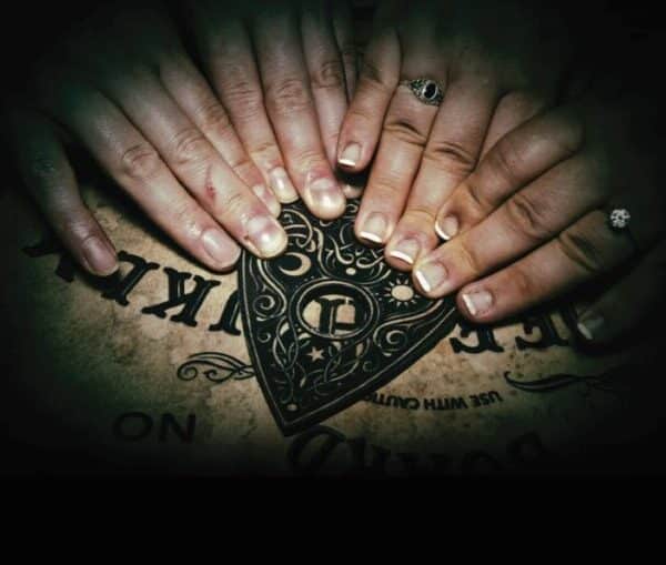 La ouija, cuya historia está profundamente arraigada en Baltimore, no es un juego inocente