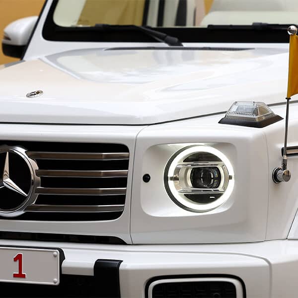Pope Francis receives new all-electric popemobile