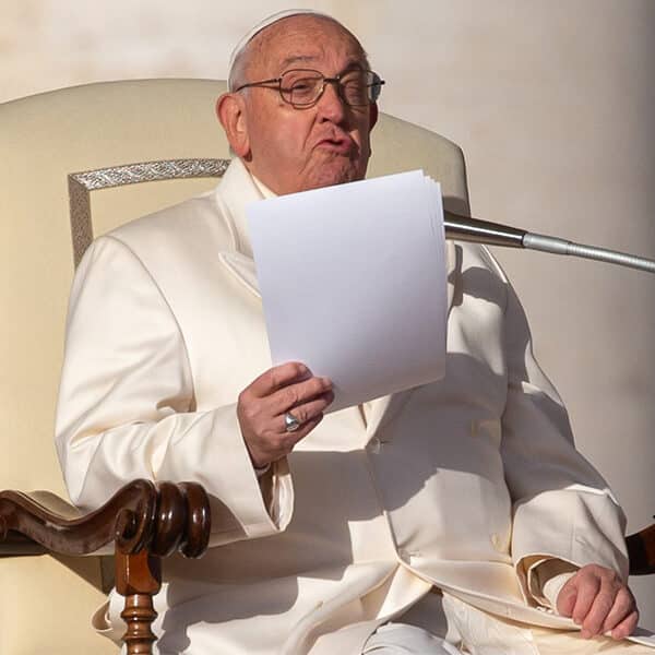 Homilies must be short, about Jesus, inspired by the Spirit, pope says