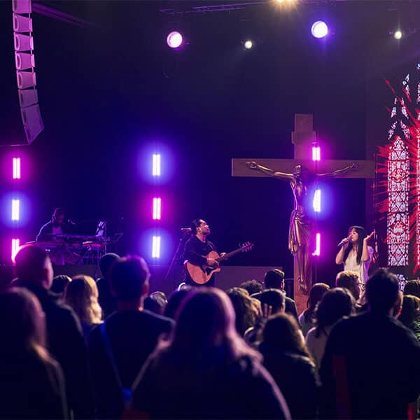 Renew Toronto draws 750 youth in search of purpose, shared faith, discerning God’s will