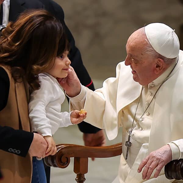 Pope gives bonus to employees with three or more children