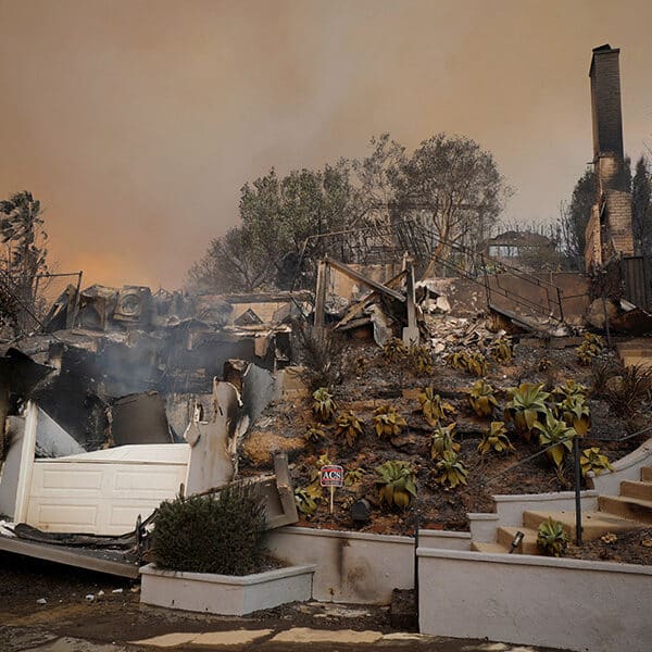 Pope offers prayers for those impacted by L.A. wildfires