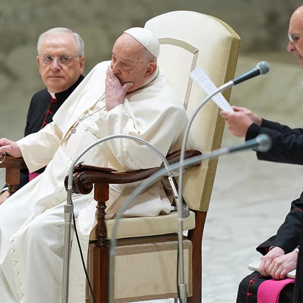 Recen, hagan penitencia, hagan todo lo posible por la paz, dice el Papa en su audiencia
