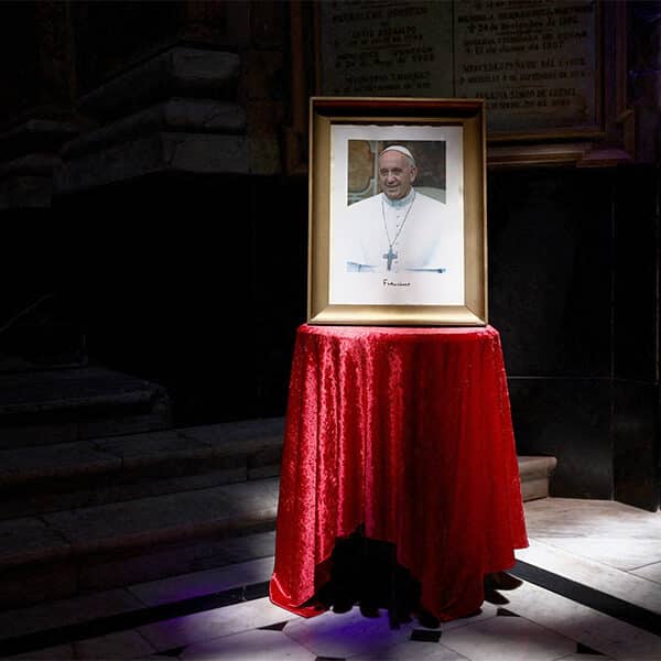 Pope’s condition still ‘critical’ with signs of renal insufficiency under control