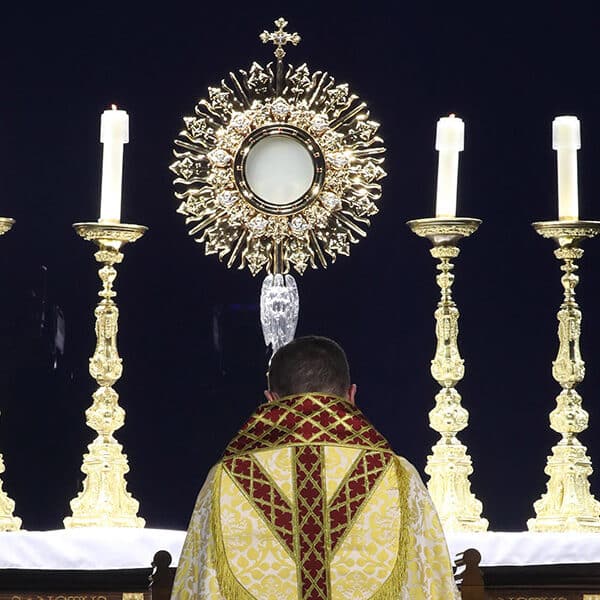 Question Corner: Is a person divorced due to an abusive marriage unable to receive Communion?