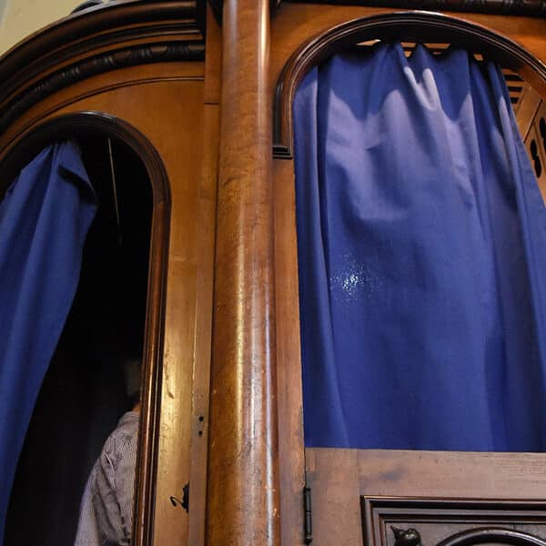 Pope tells priests hearing confessions is a ‘privilege’
