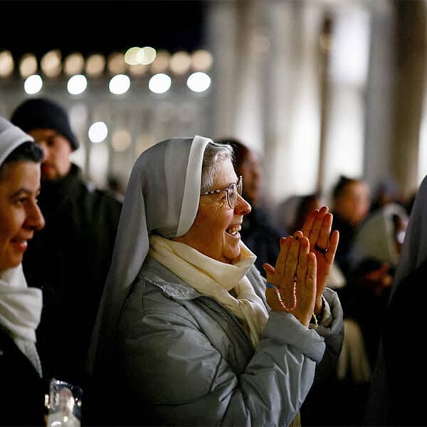 Pope, in short audio message, thanks people for their prayers