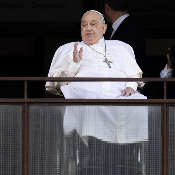 Pope returns to Vatican after long hospitalization