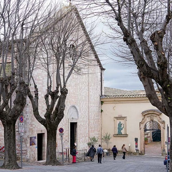 In historic Assisi, pilgrims seek modern witness of holiness