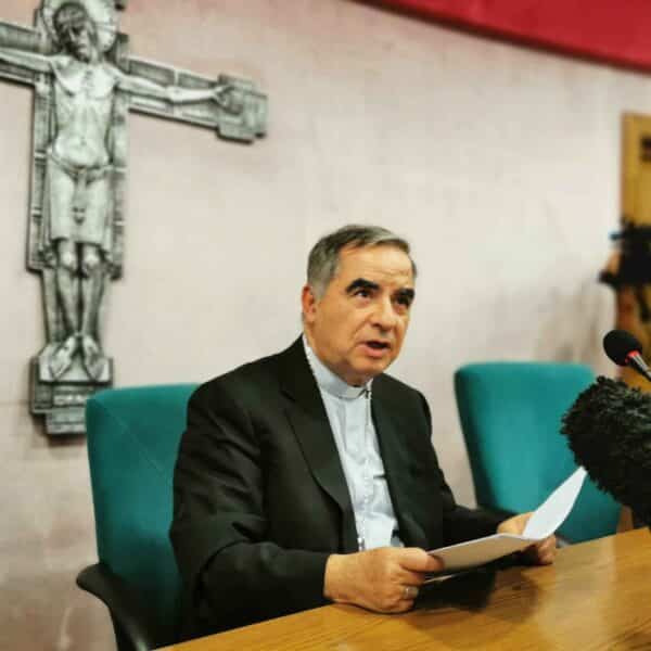 Cardinal says he will obey late pope’s sanctions, not enter conclave