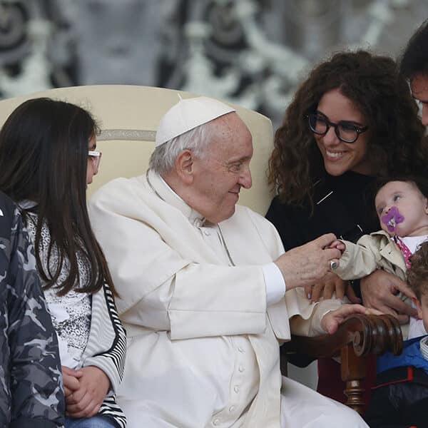 Pastor mundial: De palabra y obra, el Papa predicó la misericordia y la solidaridad