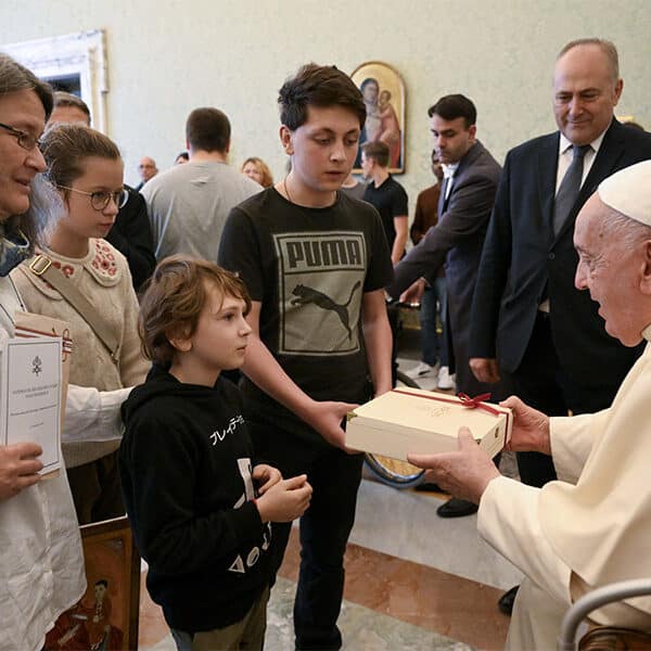 U.S. Catholics recall personal encounters with Pope Francis and his compassion