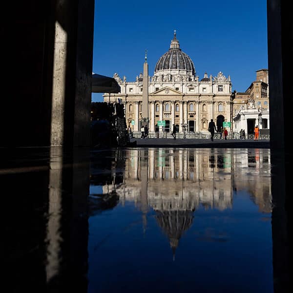 Christian joy is trusting in God in every situation, pope writes