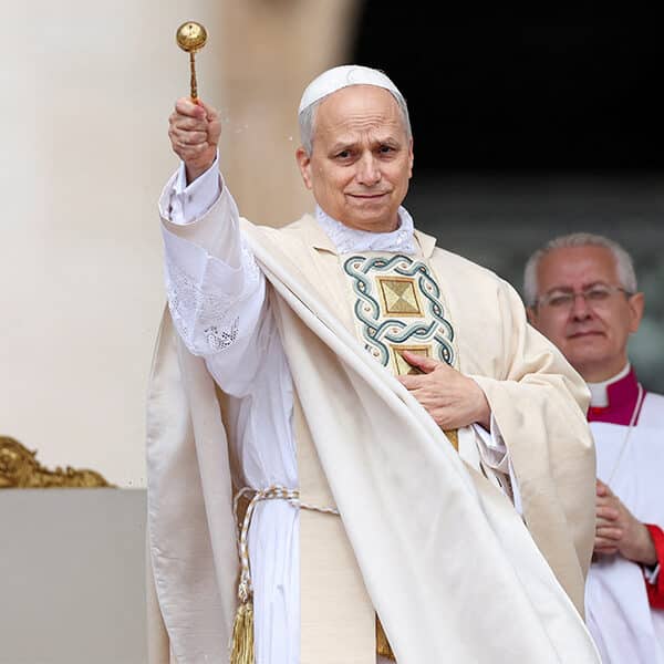 El Papa León comienza su pontificado pidiendo una ‘Iglesia unida’ en un mundo herido