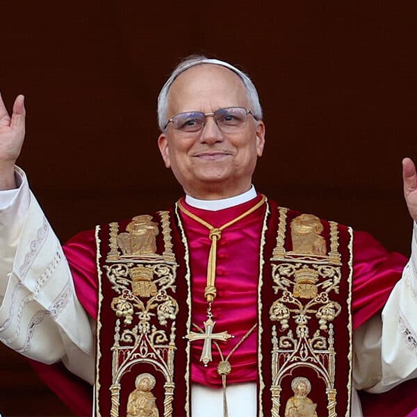 El cardenal Prevost, misionero de EEUU, es elegido Papa y toma el nombre de León XIV