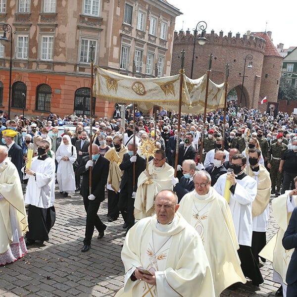 Hundreds of thousands march in Poland’s Corpus Christi processions
