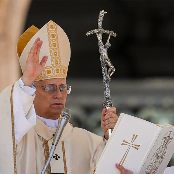 Reach out to families; let them know God loves them, pope says