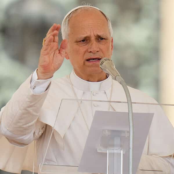 Pope addresses instances of violence against Christians, prays for peace