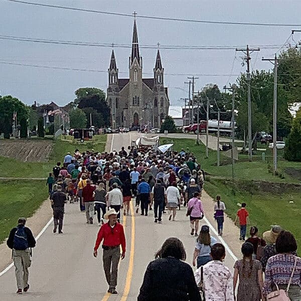 National pilgrimage leaders urge large procession turnouts to counter anti-Catholic protesters